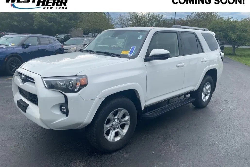 2022 Toyota 4Runner SR5 photo 1
