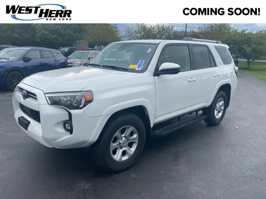 2022 Toyota 4Runner SR5 photo 1