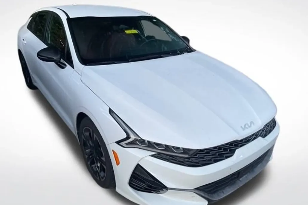 2023 Kia K5 GT-Line photo 1