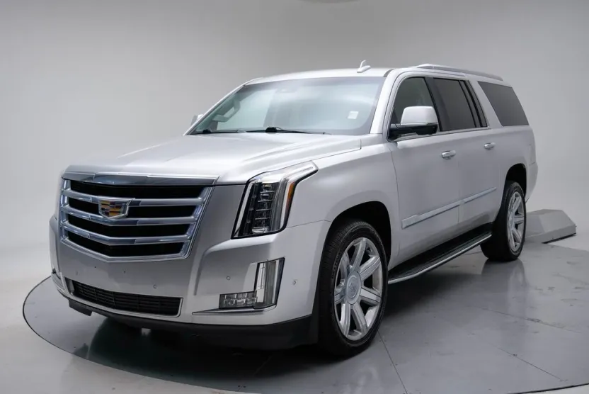 2019 Cadillac Escalade ESV Luxury photo 1