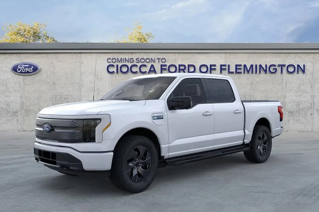 2025 Ford F-150 Lightning photo 1
