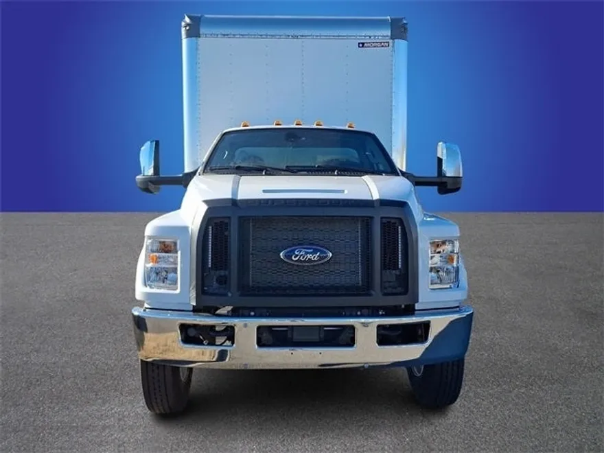 2023 Ford F-650 photo 2