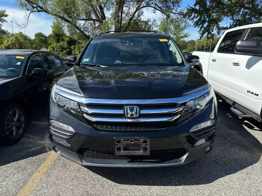 2016 Honda Pilot Elite photo 1