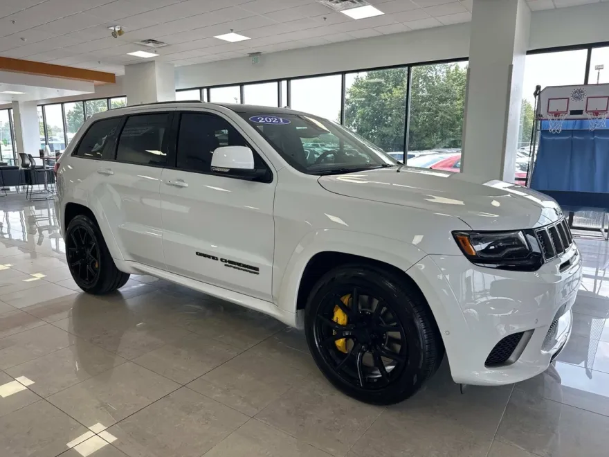 2021 Jeep Grand Cherokee Trackhawk photo 2