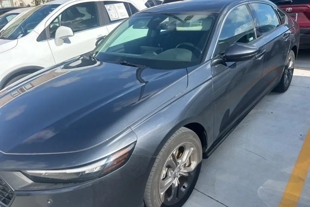 2023 Honda Accord Hybrid EX-L photo 1
