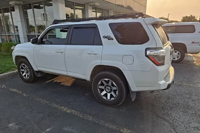 2019 Toyota 4Runner SR5 photo 1