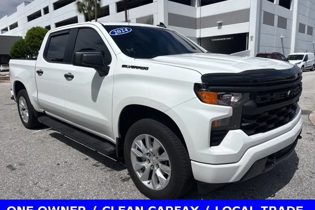 2024 Chevrolet Silverado 1500 Custom photo 1