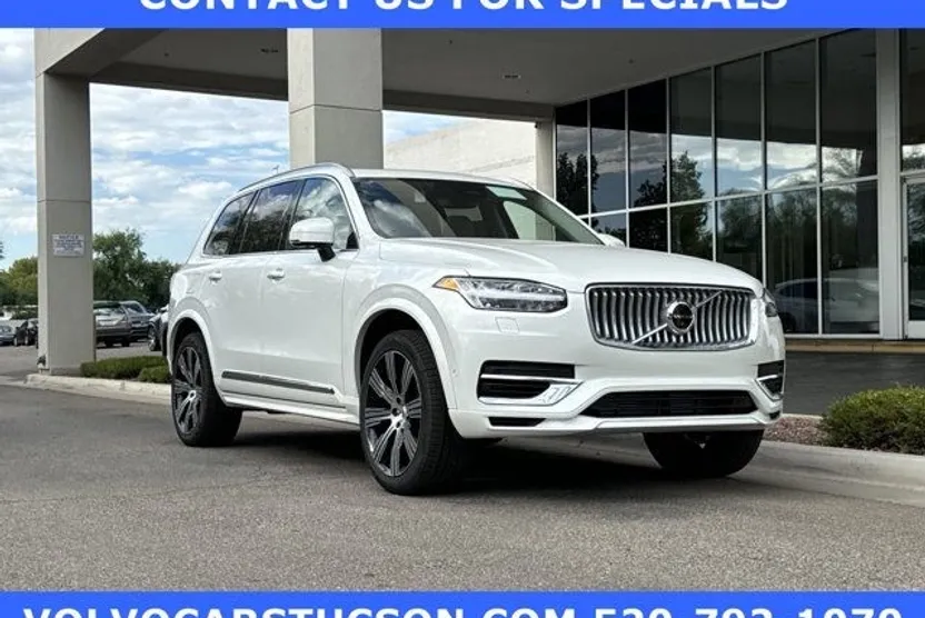 2025 Volvo XC90 T8 Plus photo 1