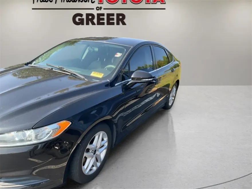 2015 Ford Fusion SE photo 1