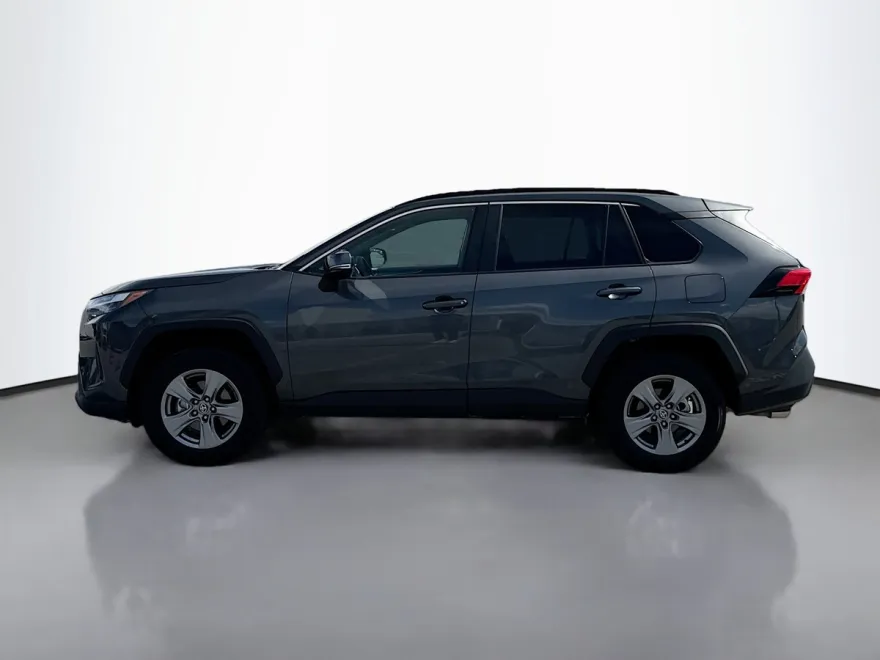 2025 Toyota RAV4 XLE photo 1