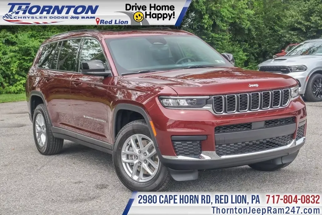 2025 Jeep Grand Cherokee Laredo photo 1