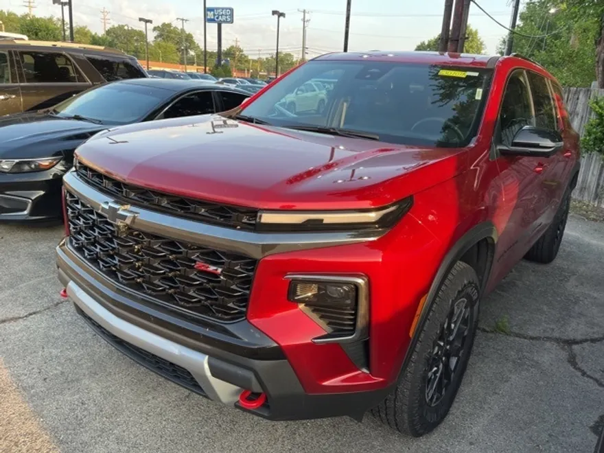 2024 Chevrolet Traverse Z71 photo 1