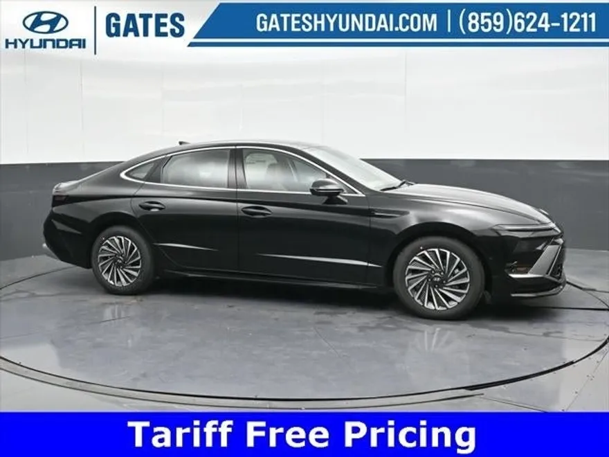 2025 Hyundai Sonata Hybrid Limited photo 1