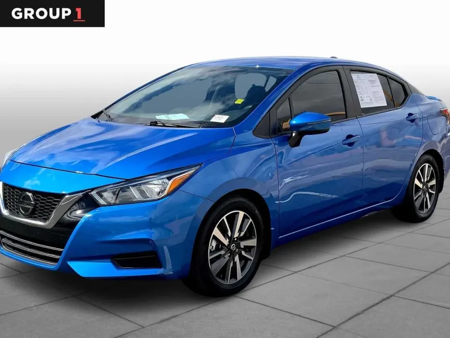 2021 Nissan Versa SV photo 1