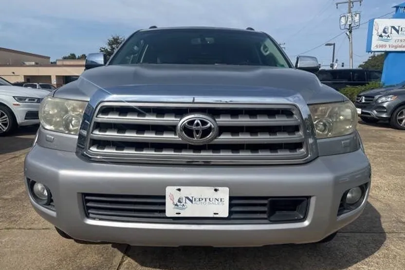2012 Toyota Sequoia Platinum photo 1