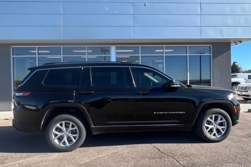 2021 Jeep Grand Cherokee L photo 1