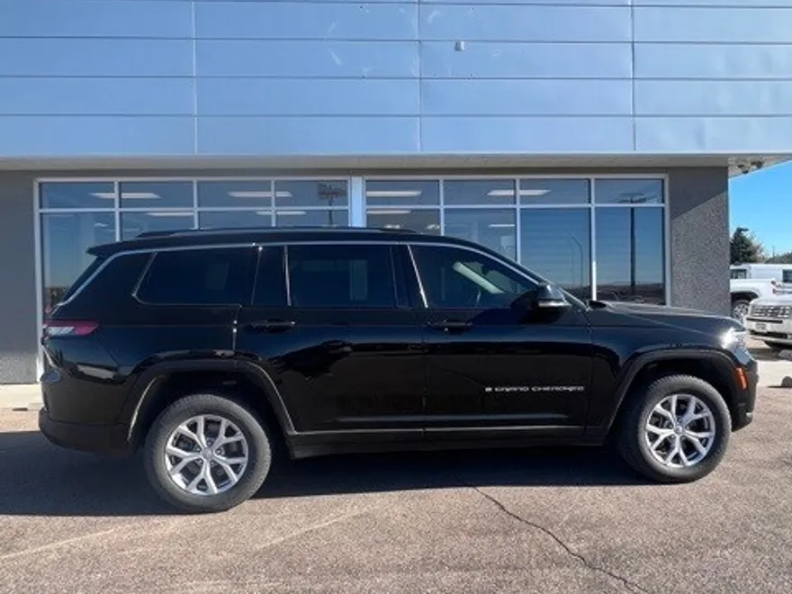 2021 Jeep Grand Cherokee L photo 1