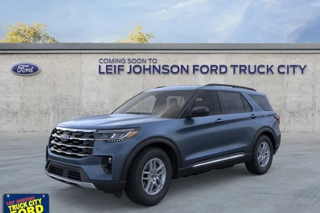 2025 Ford Explorer photo 1