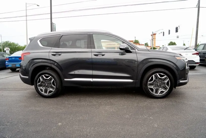 2023 Hyundai Santa Fe Limited photo 1