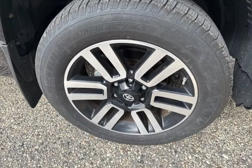 2015 Toyota 4Runner Limited photo 1