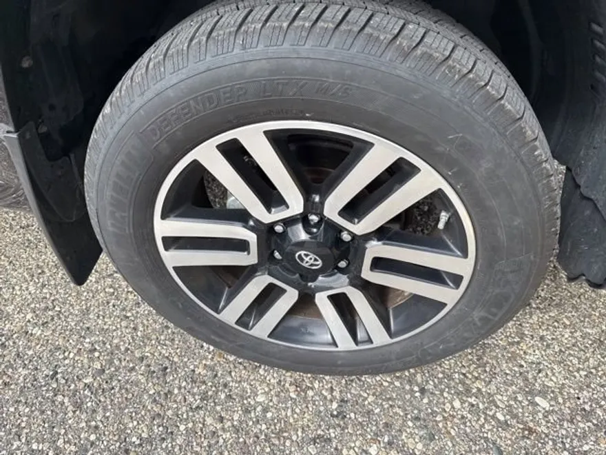 2015 Toyota 4Runner Limited photo 1