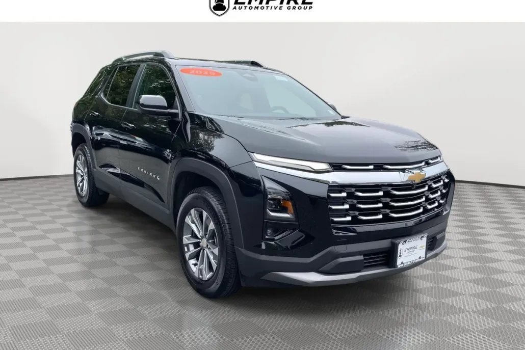 2025 Chevrolet Equinox LT photo 1