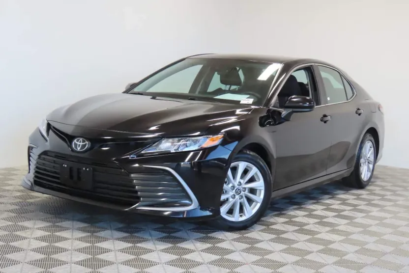 2024 Toyota Camry LE photo 1