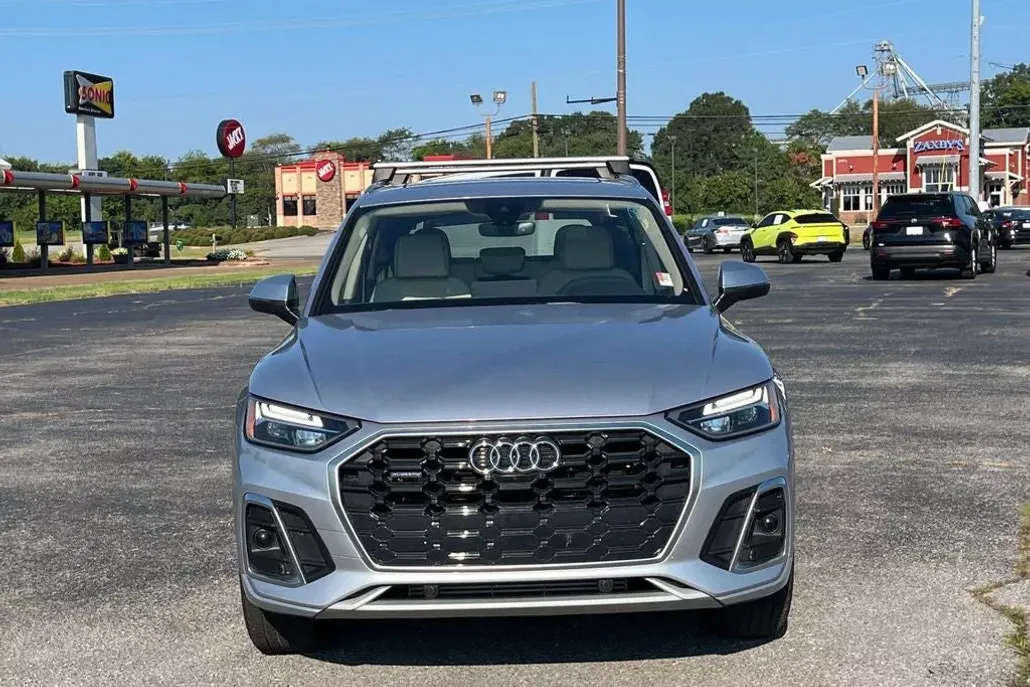 2024 Audi Q5 S line Premium Plus photo 1