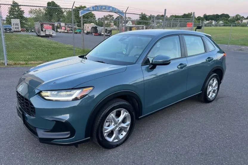 2023 Honda HR-V LX photo 1