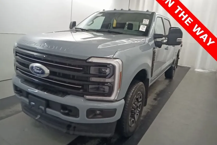 2025 Ford F-350 Platinum photo 1