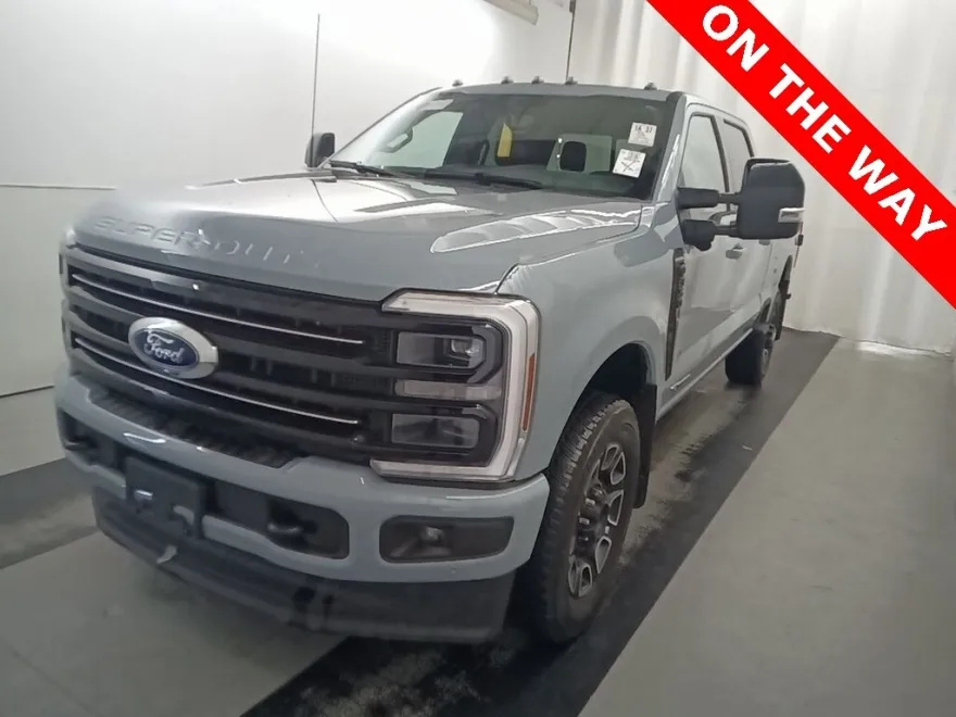 2025 Ford F-350 Platinum photo 1