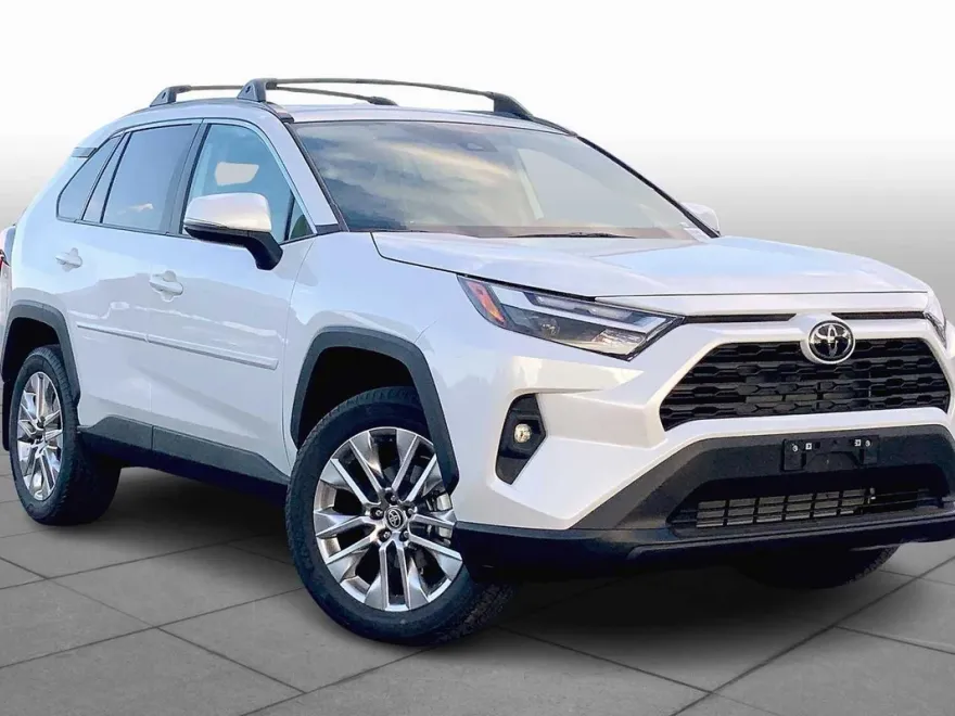 2025 Toyota RAV4 XLE Premium photo 1