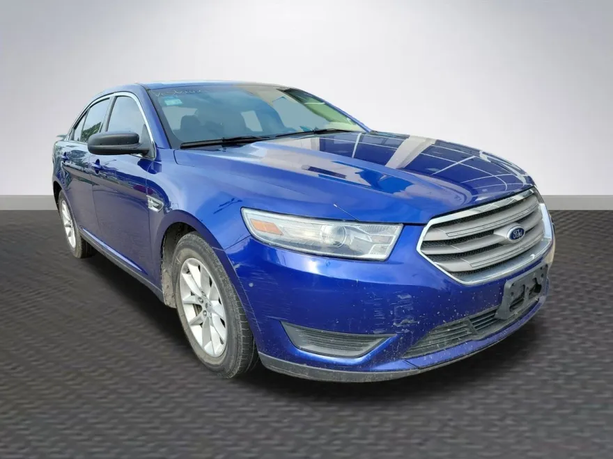 2013 Ford Taurus SE photo 1