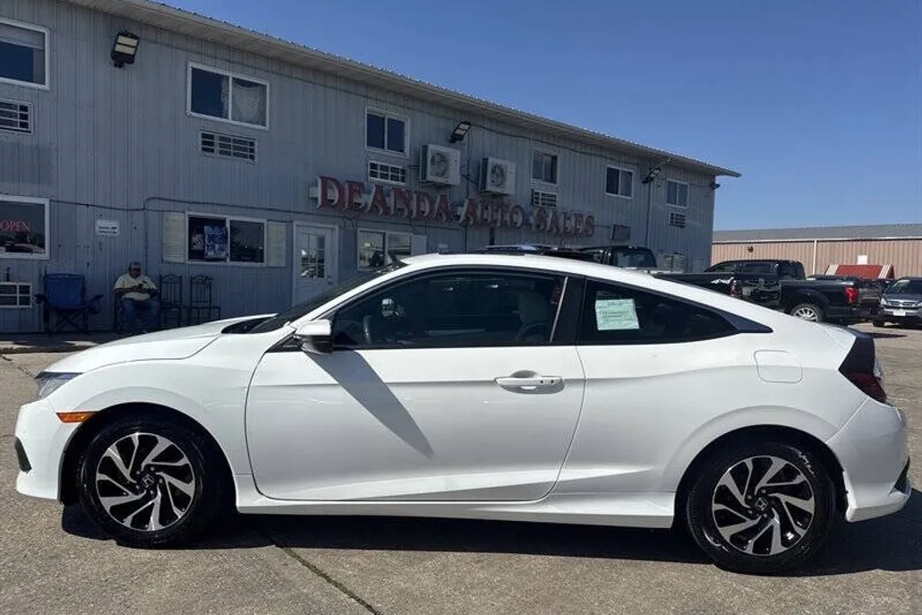 2016 Honda Civic photo 1