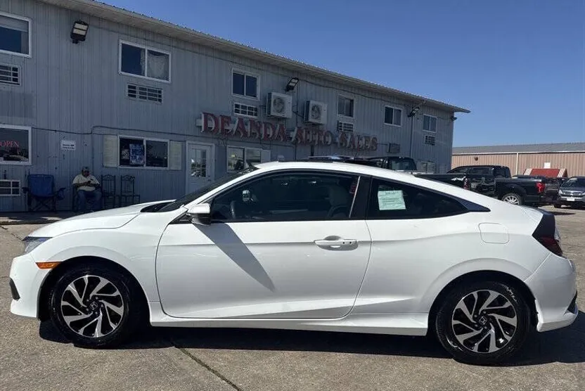 2016 Honda Civic photo 1