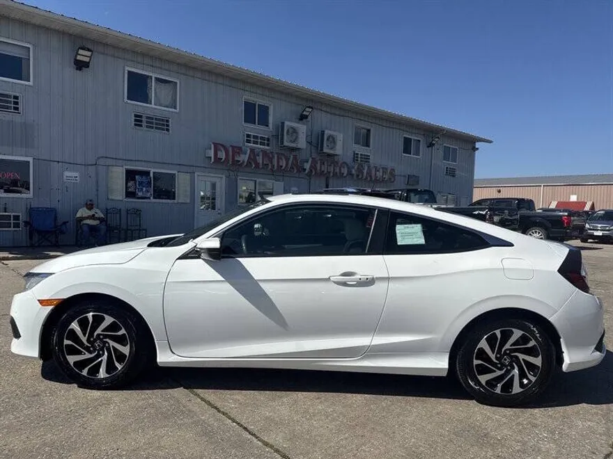 2016 Honda Civic photo 1