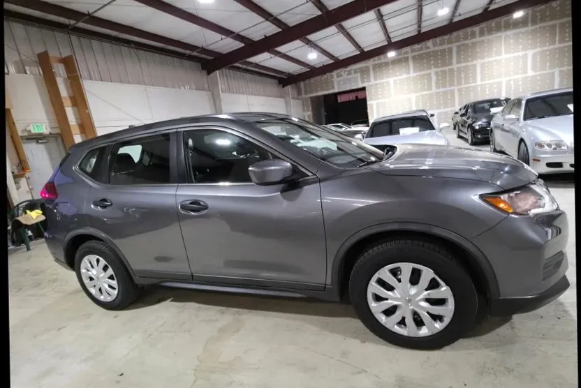 2018 Nissan Rogue photo 1