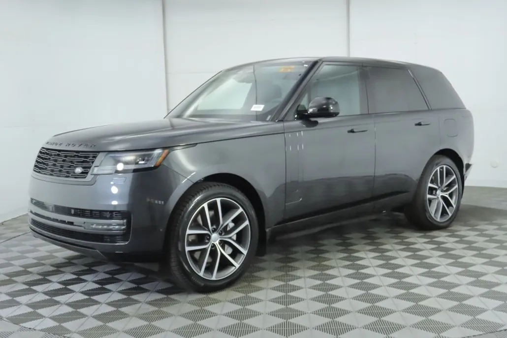 2025 Land Rover Range Rover SE photo 1