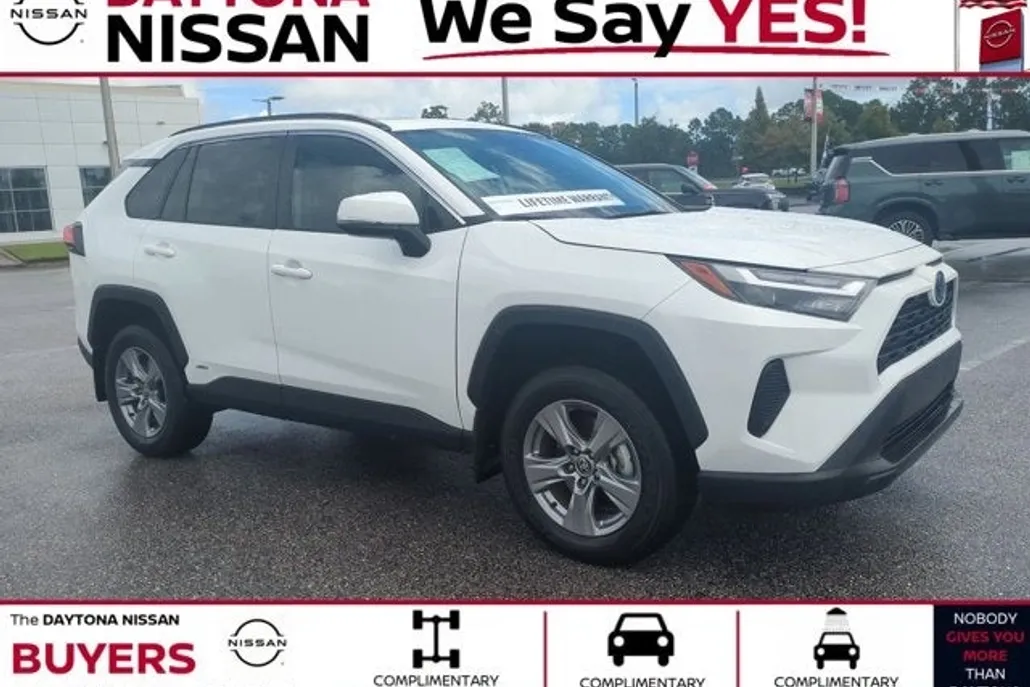 2024 Toyota RAV4 Hybrid XLE photo 1