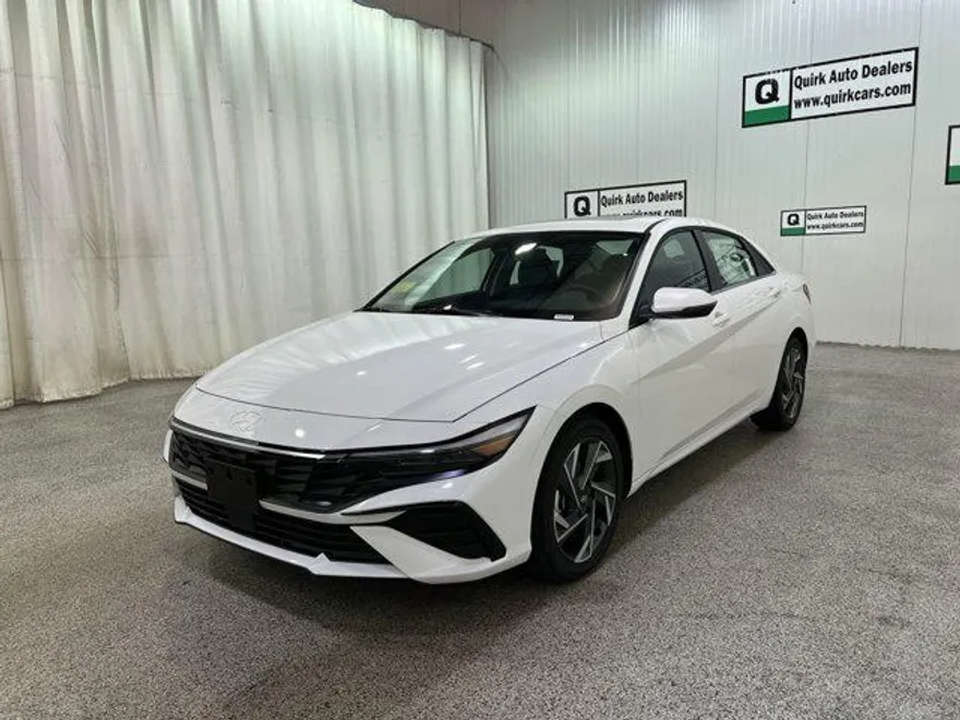 2025 Hyundai Elantra Limited photo 1