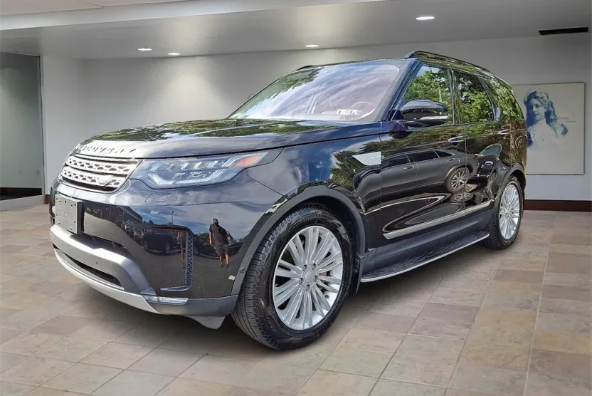 2018 Land Rover Discovery HSE Luxury photo 1