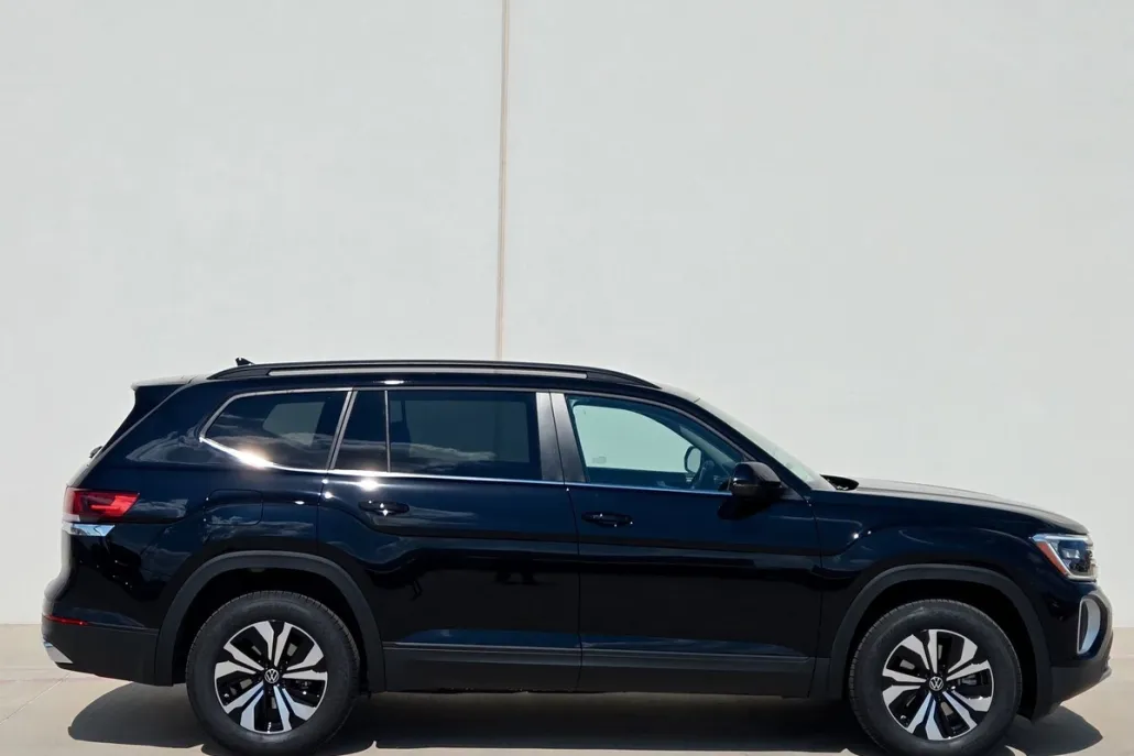 2026 Volkswagen Atlas SE photo 1