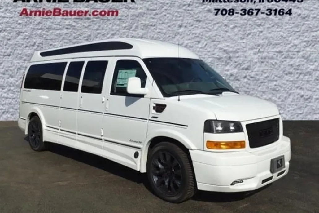 2025 Gmc Savana Cargo 2500 photo 1