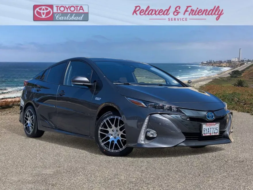 2022 Toyota Prius Prime LE photo 1