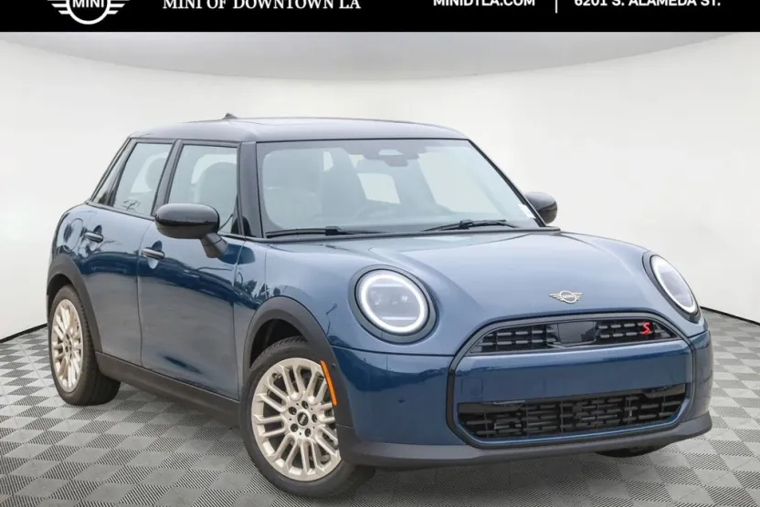 2026 Mini Cooper 4 Door Hardtop Signature photo 1