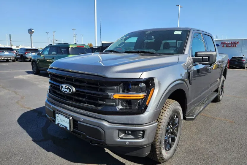 2025 Ford F-150 XLT photo 1