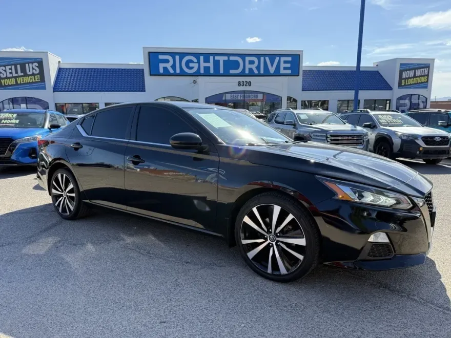 2020 Nissan Altima SR photo 1