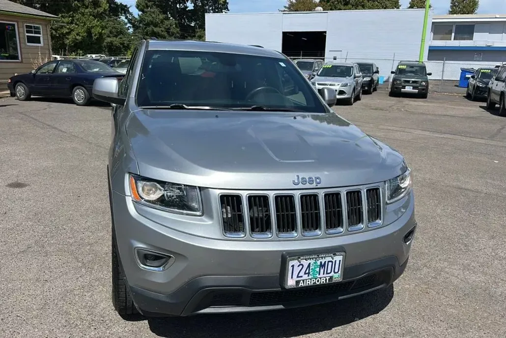 2016 Jeep Grand Cherokee Laredo Sport photo 1
