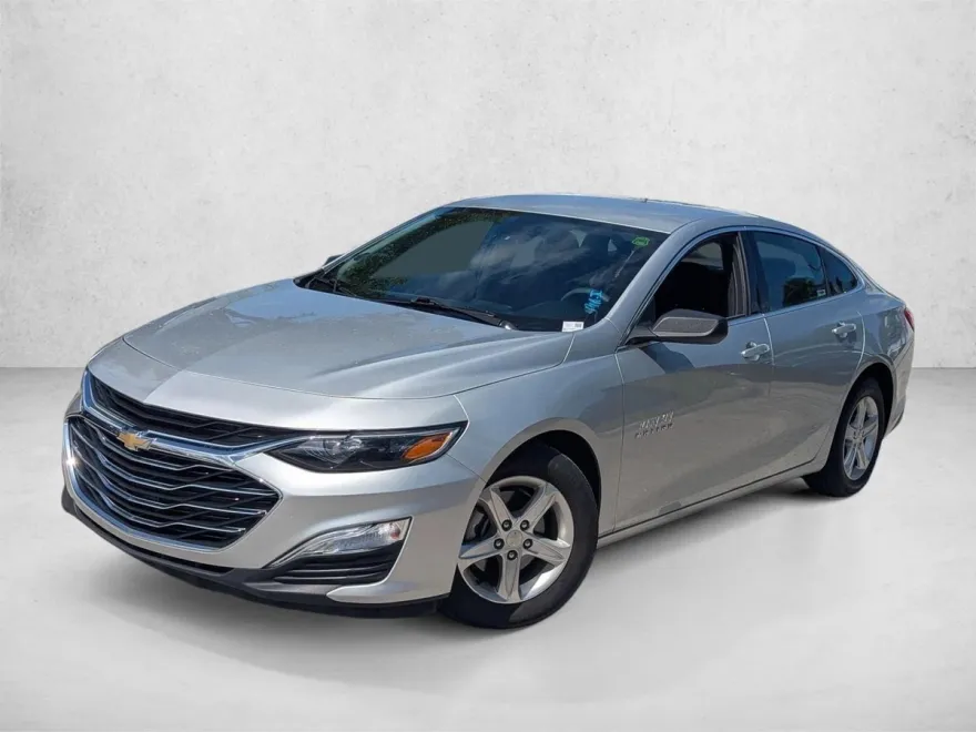 2021 Chevrolet Malibu LS photo 1