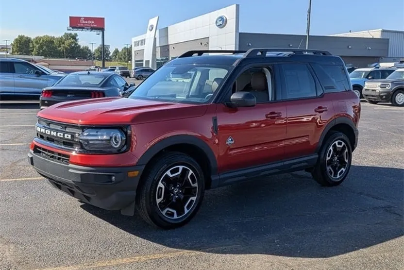 2024 Ford Bronco Sport Outer Banks photo 1